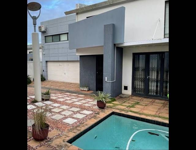 3 BEDROOM TOWNHOUSE FOR SALE IN GLENWOOD